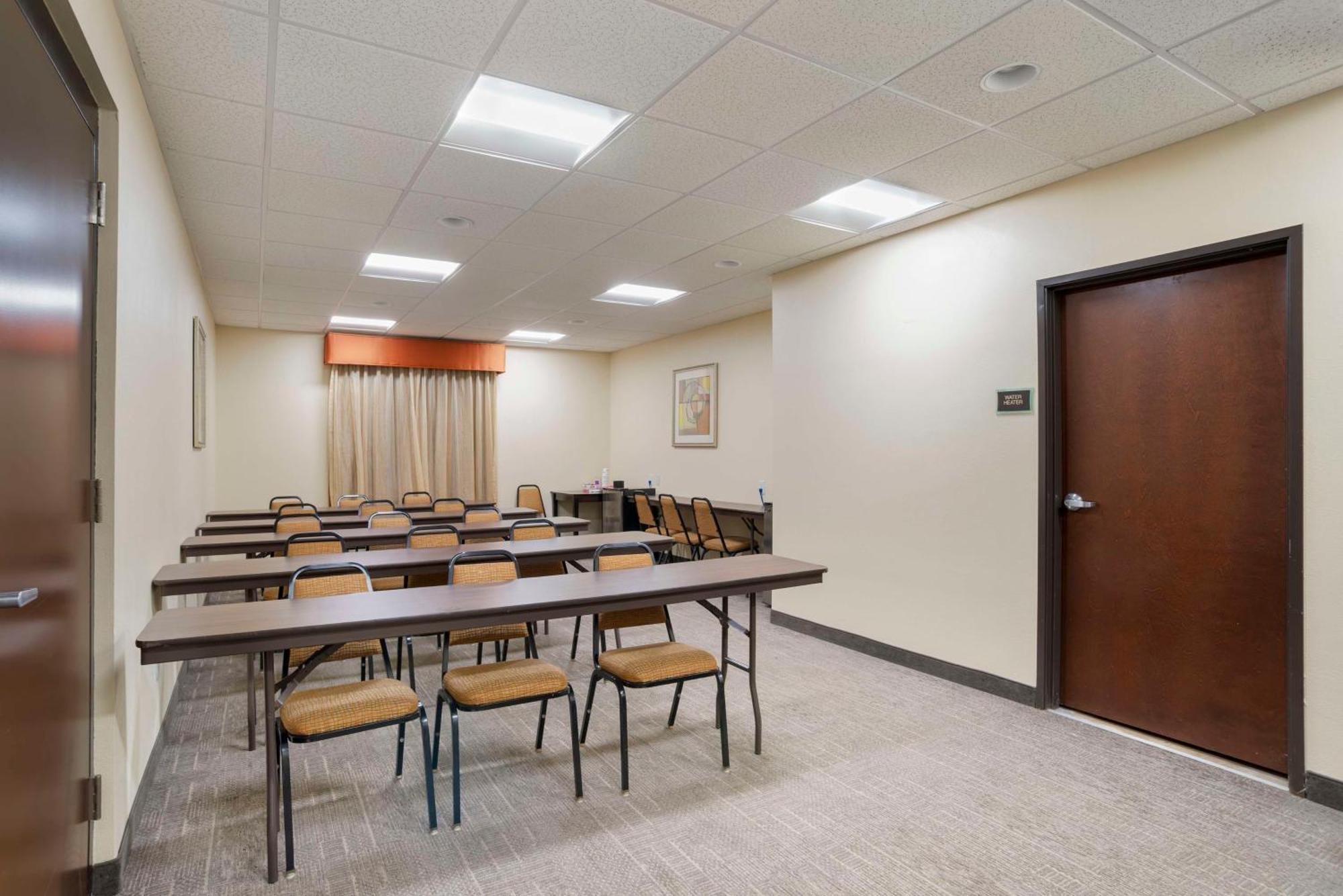 Best Western Plus Flowood Inn & Suites Экстерьер фото