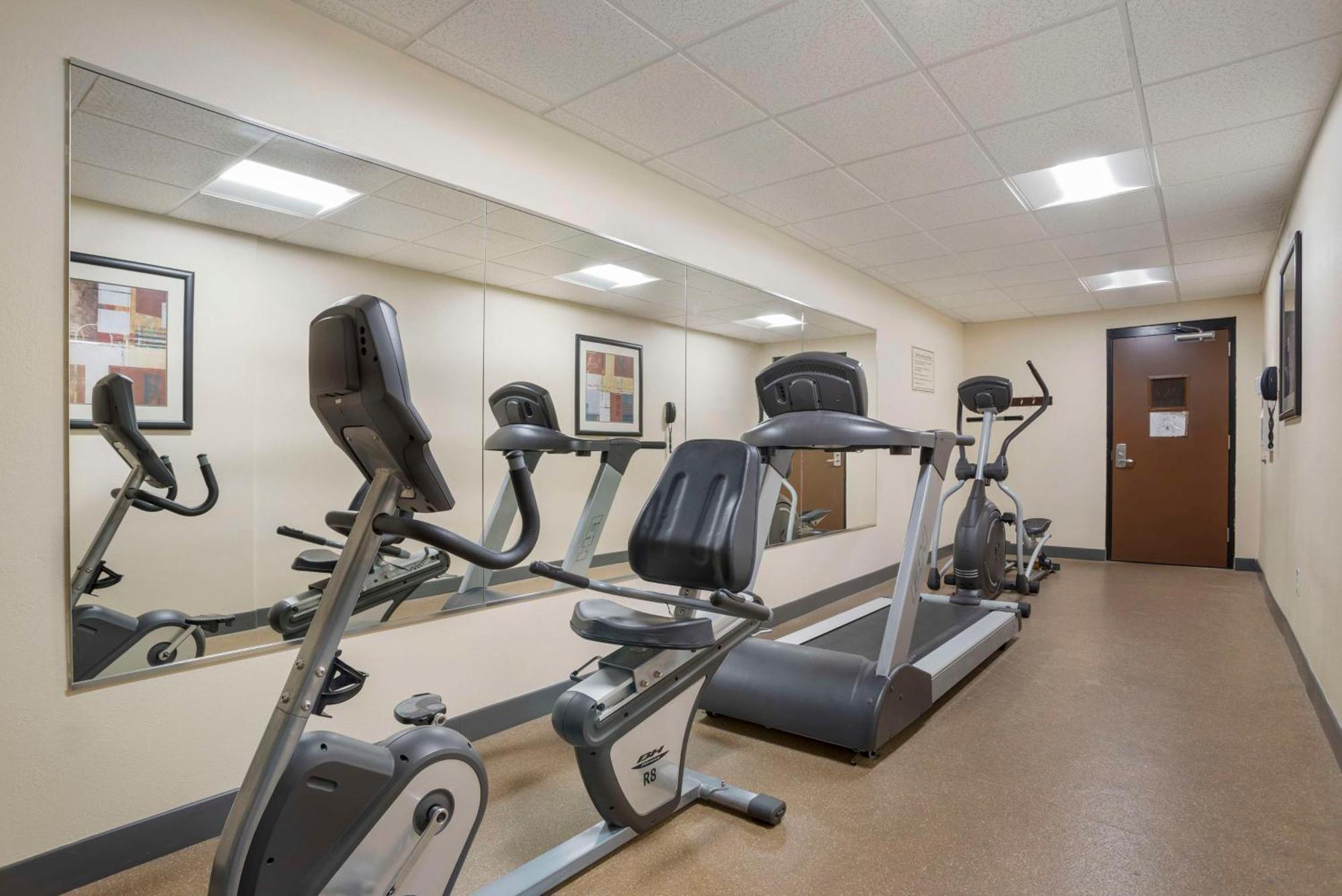 Best Western Plus Flowood Inn & Suites Экстерьер фото